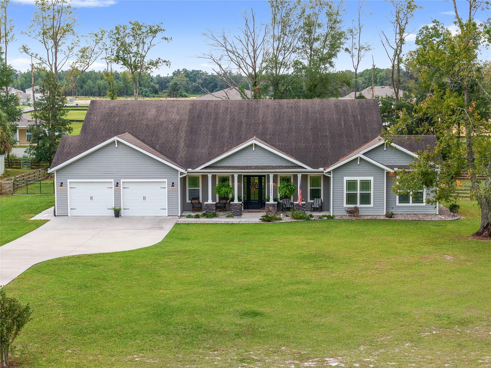 Single Family Residence em ALACHUA, FL - Daniel Dourado