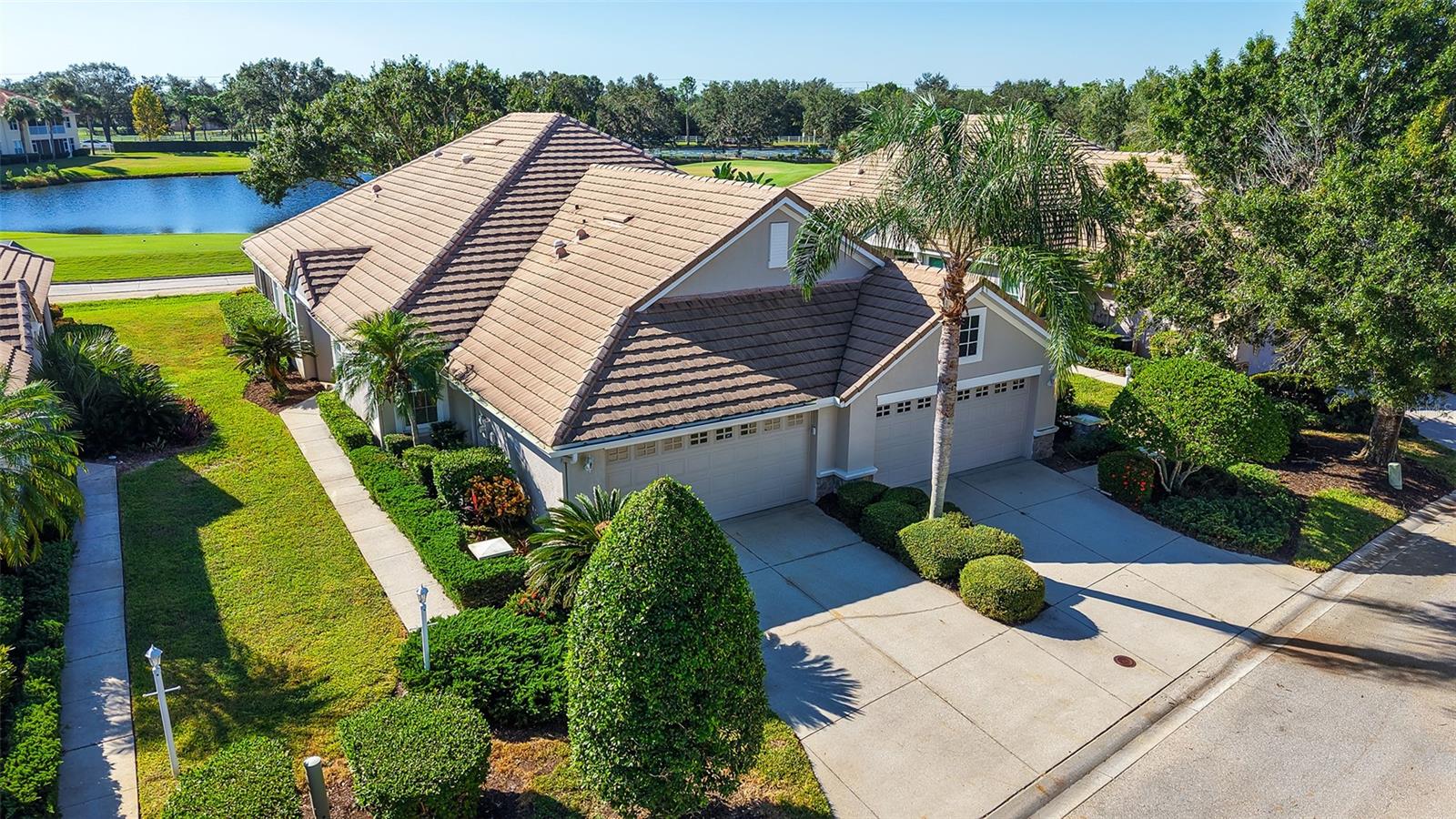 Villa in LAKEWOOD RANCH, FL - Daniel Dourado