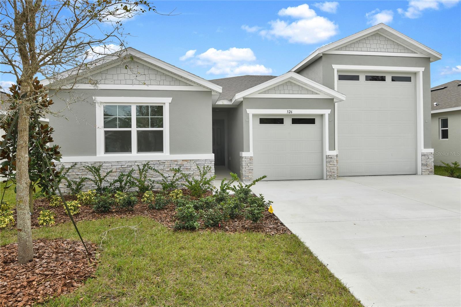 Single Family Residence em DELAND, FL - Daniel Dourado