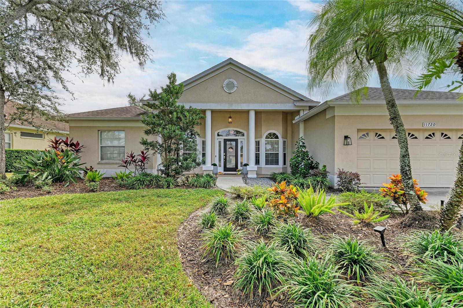 Single Family Residence in LAKEWOOD RANCH, FL - Daniel Dourado