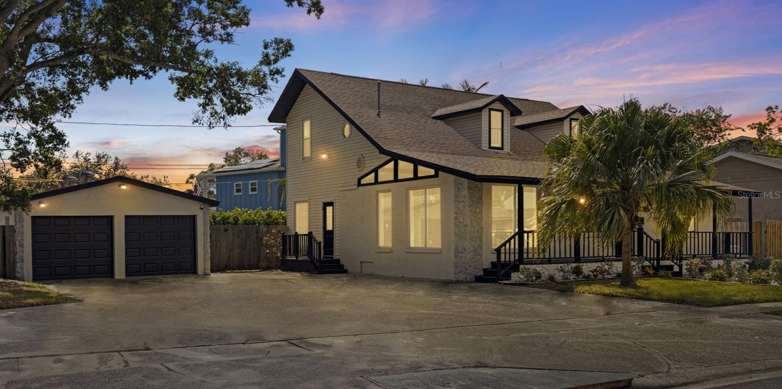 Single Family Residence in ST PETERSBURG, FL - Daniel Dourado