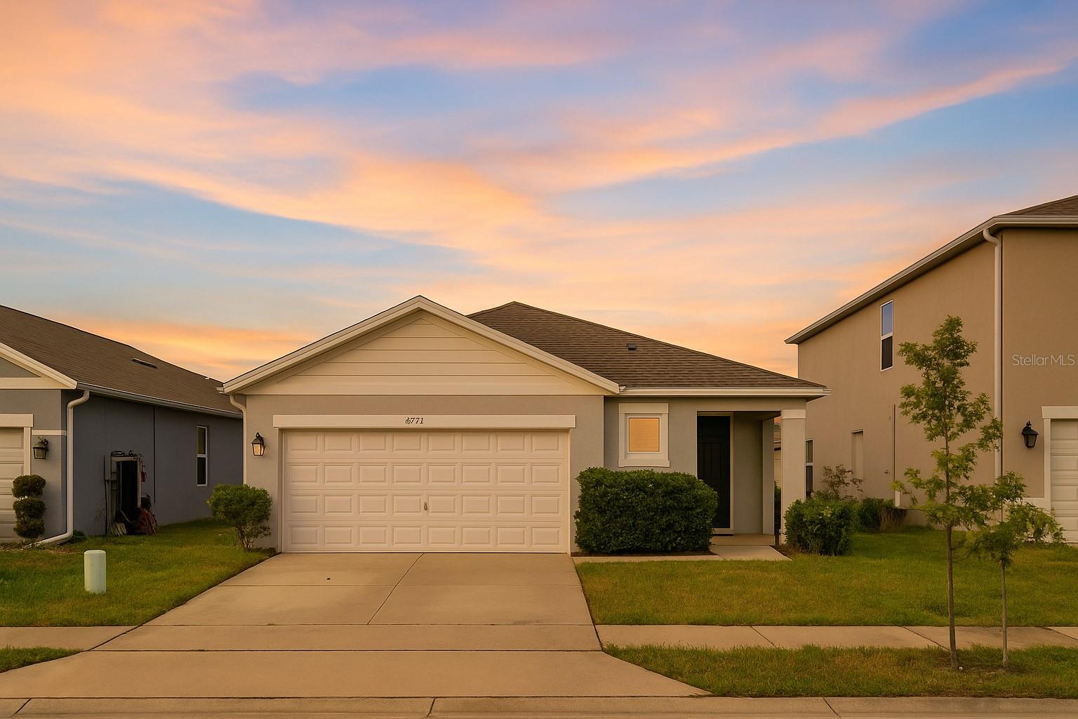 Single Family Residence in HARMONY, FL - Daniel Dourado