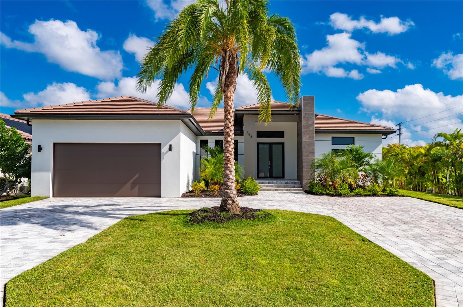 Single Family Residence em PUNTA GORDA, FL - Daniel Dourado
