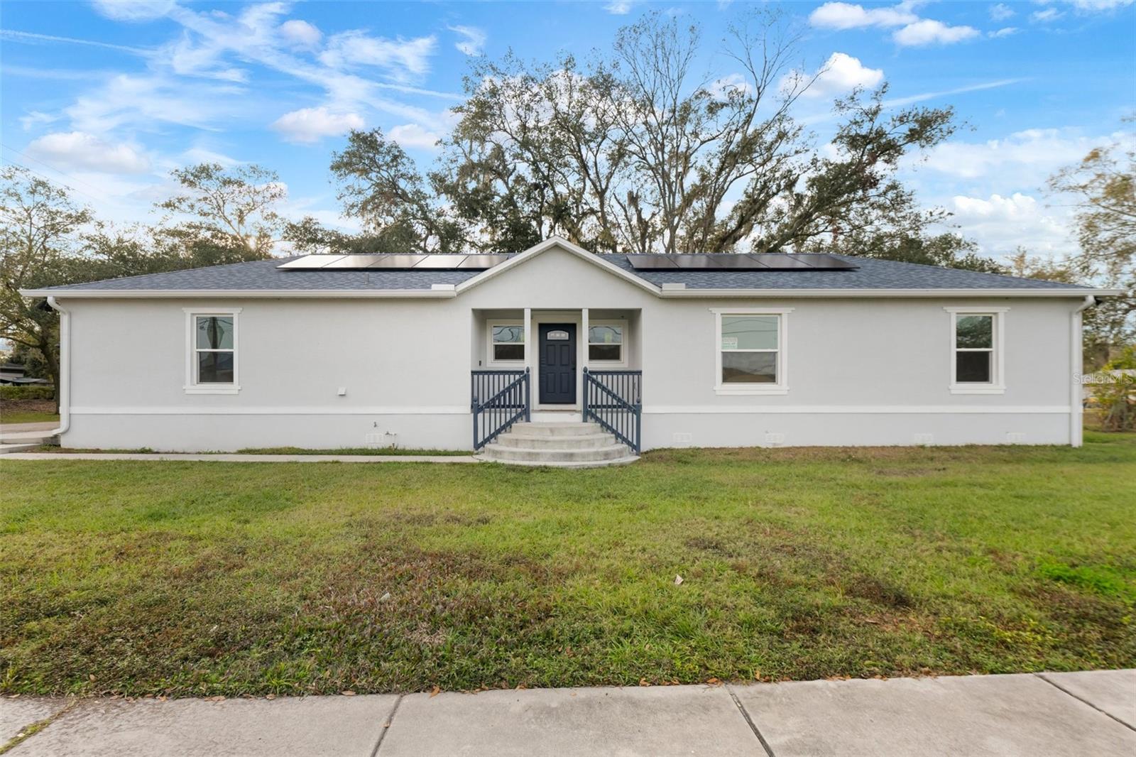 Single Family Residence in PLANT CITY, FL - Daniel Dourado