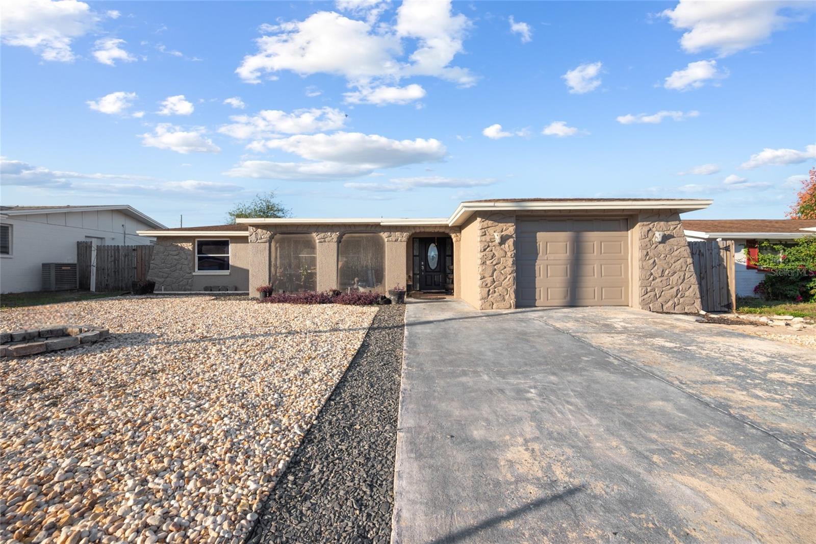 Single Family Residence em HOLIDAY, FL - Daniel Dourado