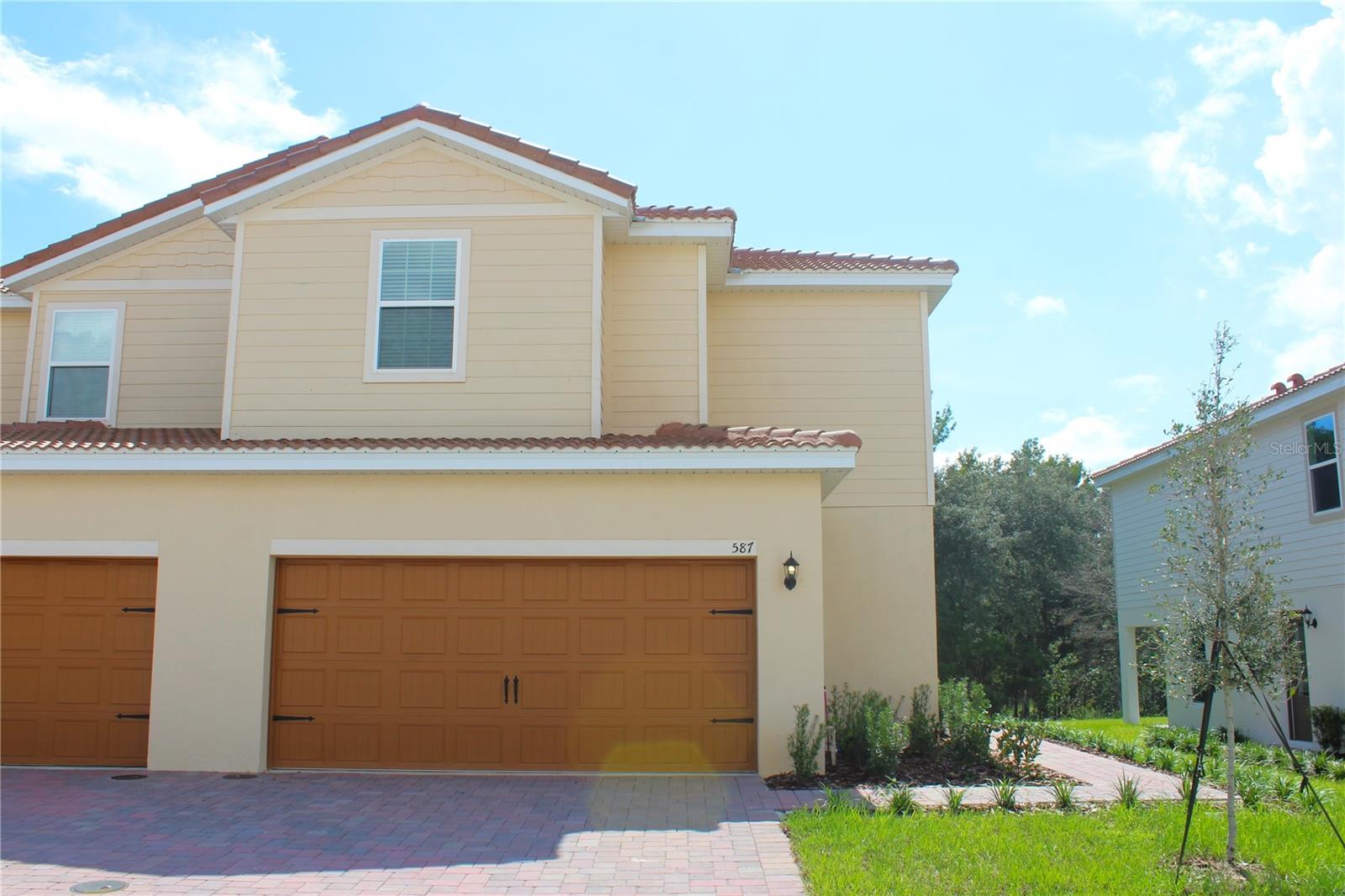 Townhouse in POINCIANA, FL - Daniel Dourado