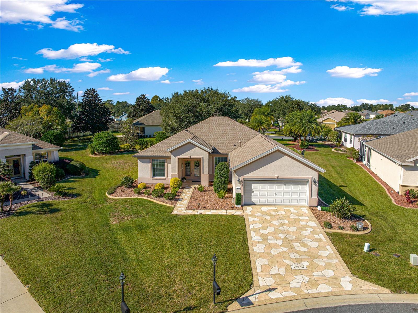 Single Family Residence em SUMMERFIELD, FL - Daniel Dourado