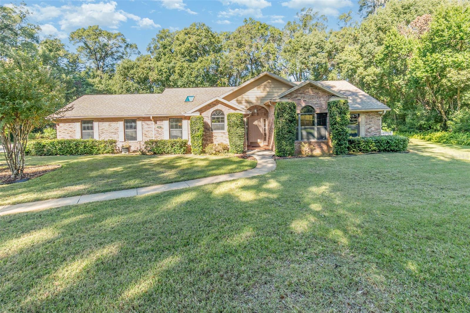 Single Family Residence em DELAND, FL - Daniel Dourado