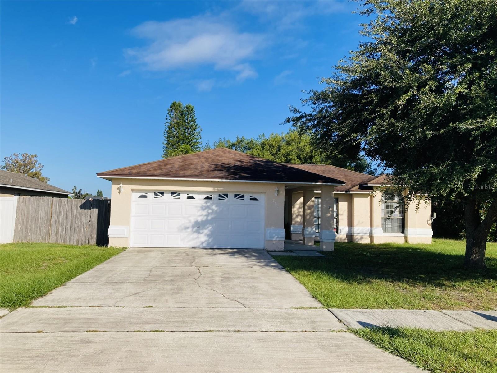 Single Family Residence em KISSIMMEE, FL - Daniel Dourado