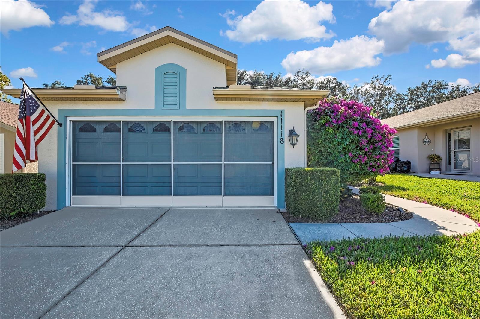 Single Family Residence in SPRING HILL, FL - Daniel Dourado