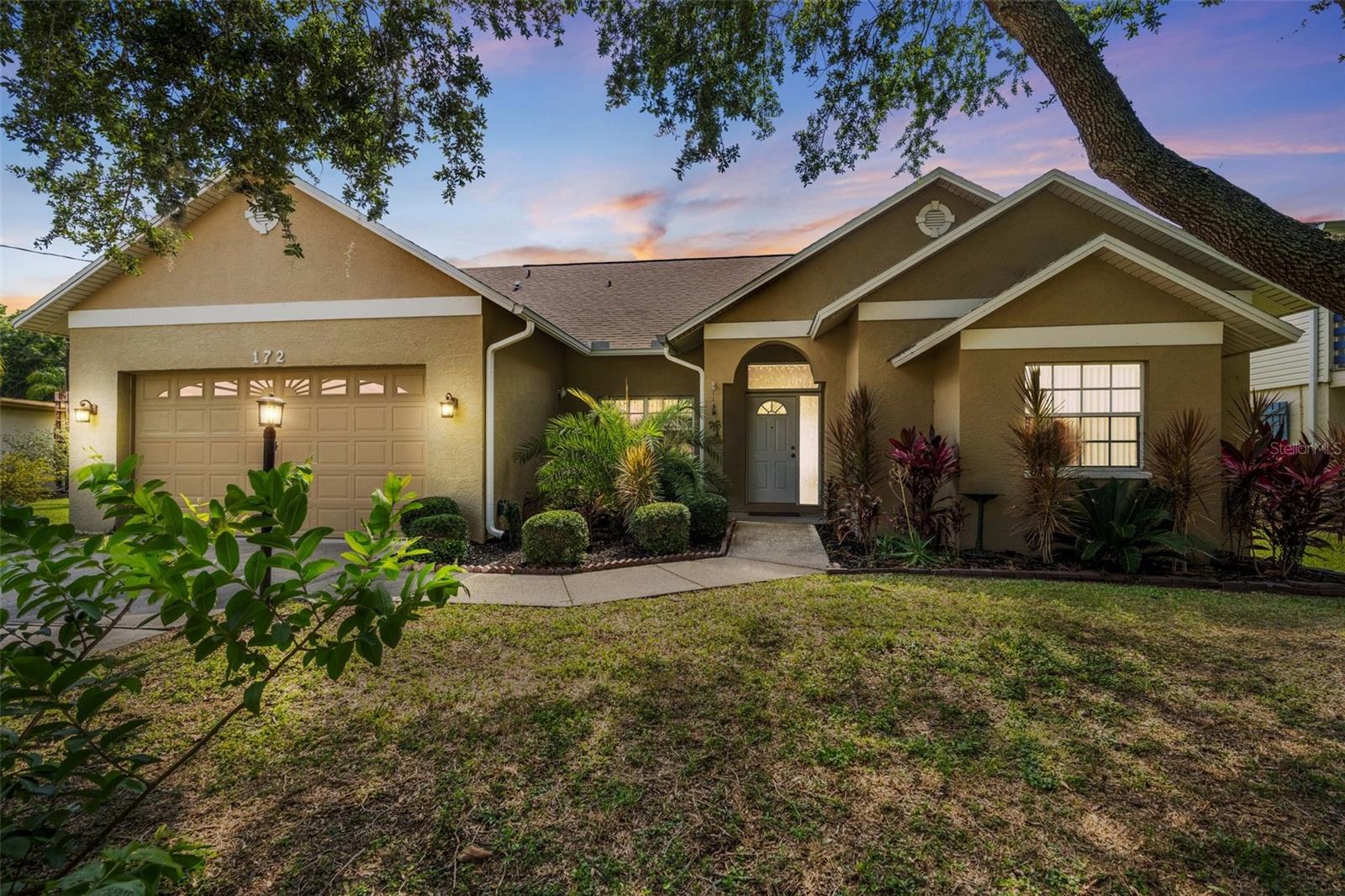 Single Family Residence in PALM HARBOR, FL - Daniel Dourado