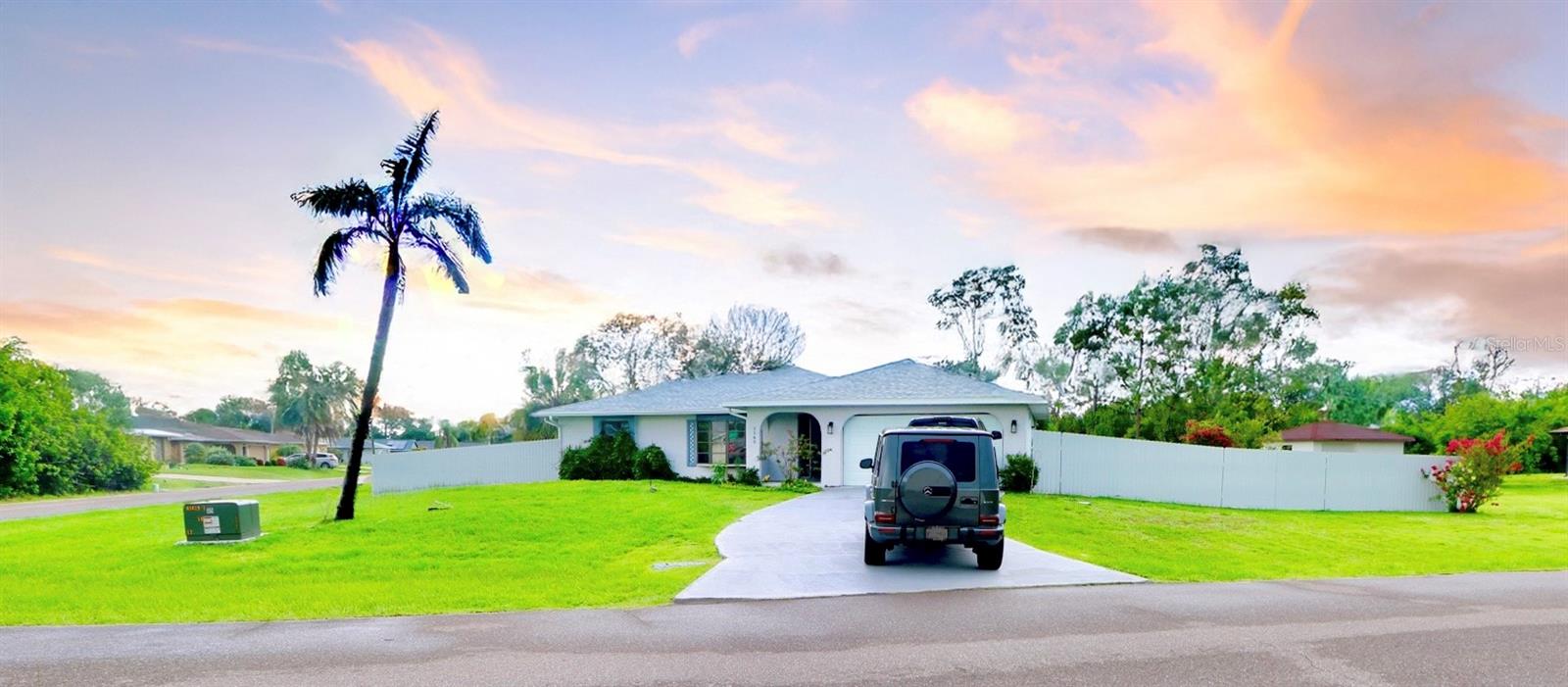 Single Family Residence em PORT CHARLOTTE, FL - Daniel Dourado