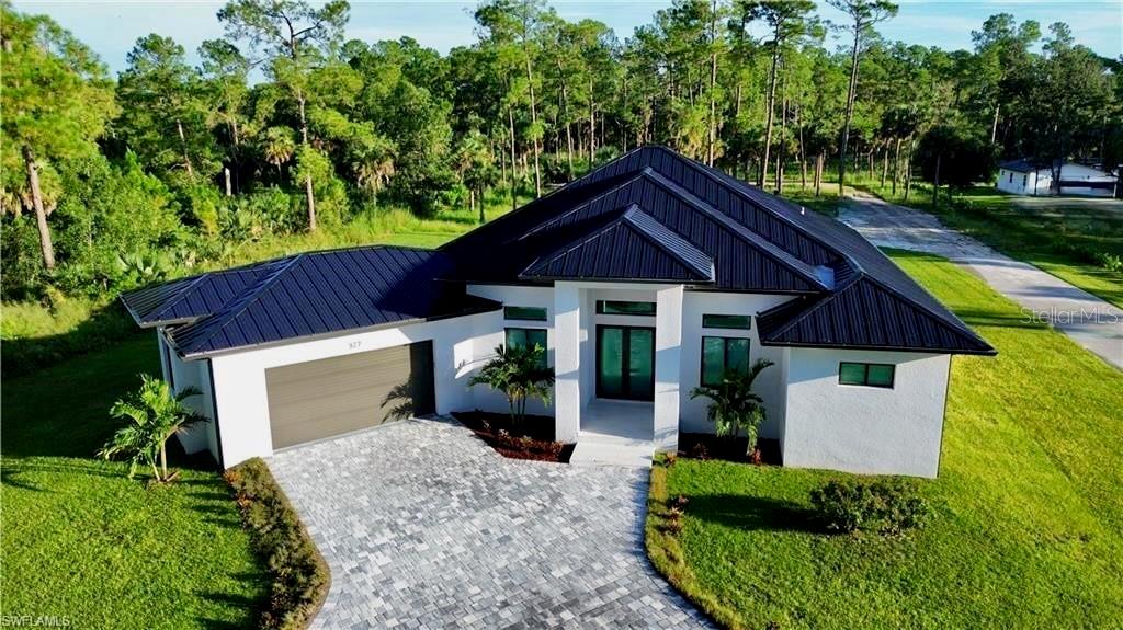 Single Family Residence in NAPLES, FL - Daniel Dourado