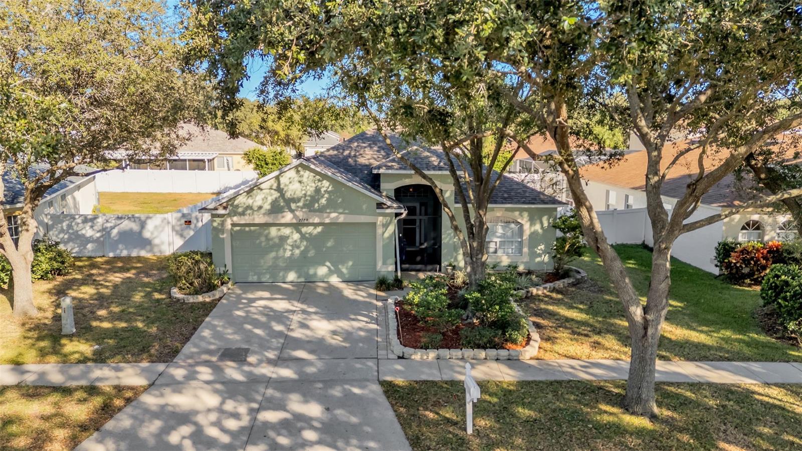 Single Family Residence in VALRICO, FL - Daniel Dourado