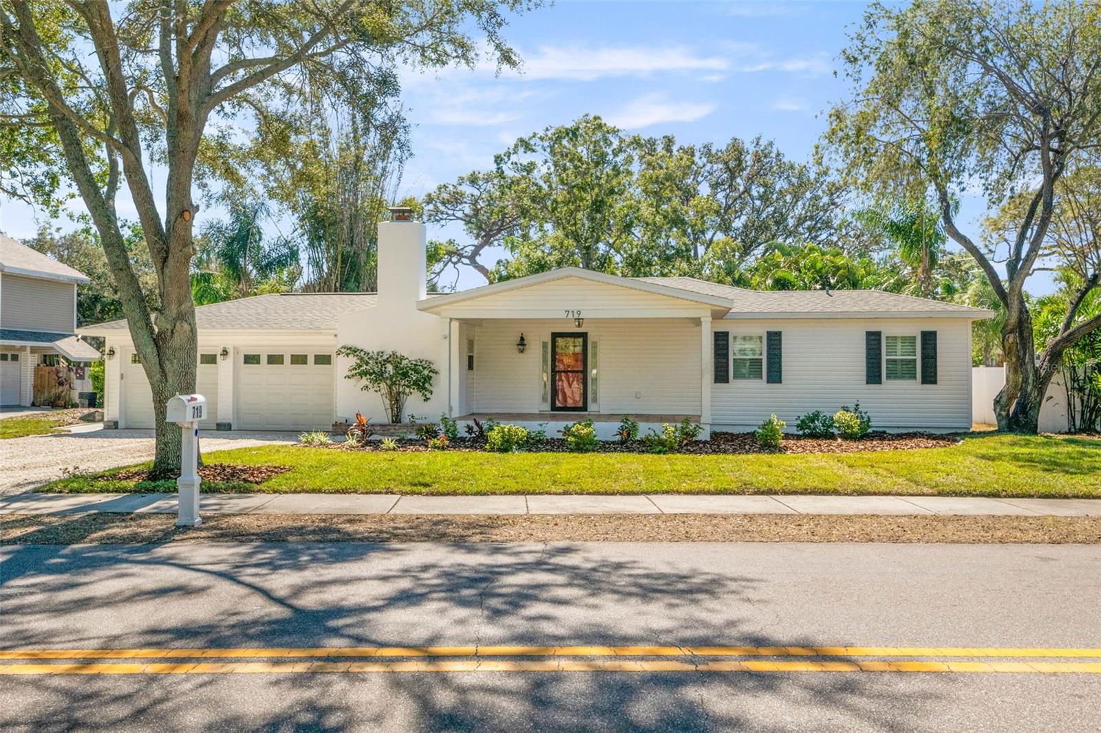 Single Family Residence em TARPON SPRINGS, FL - Daniel Dourado