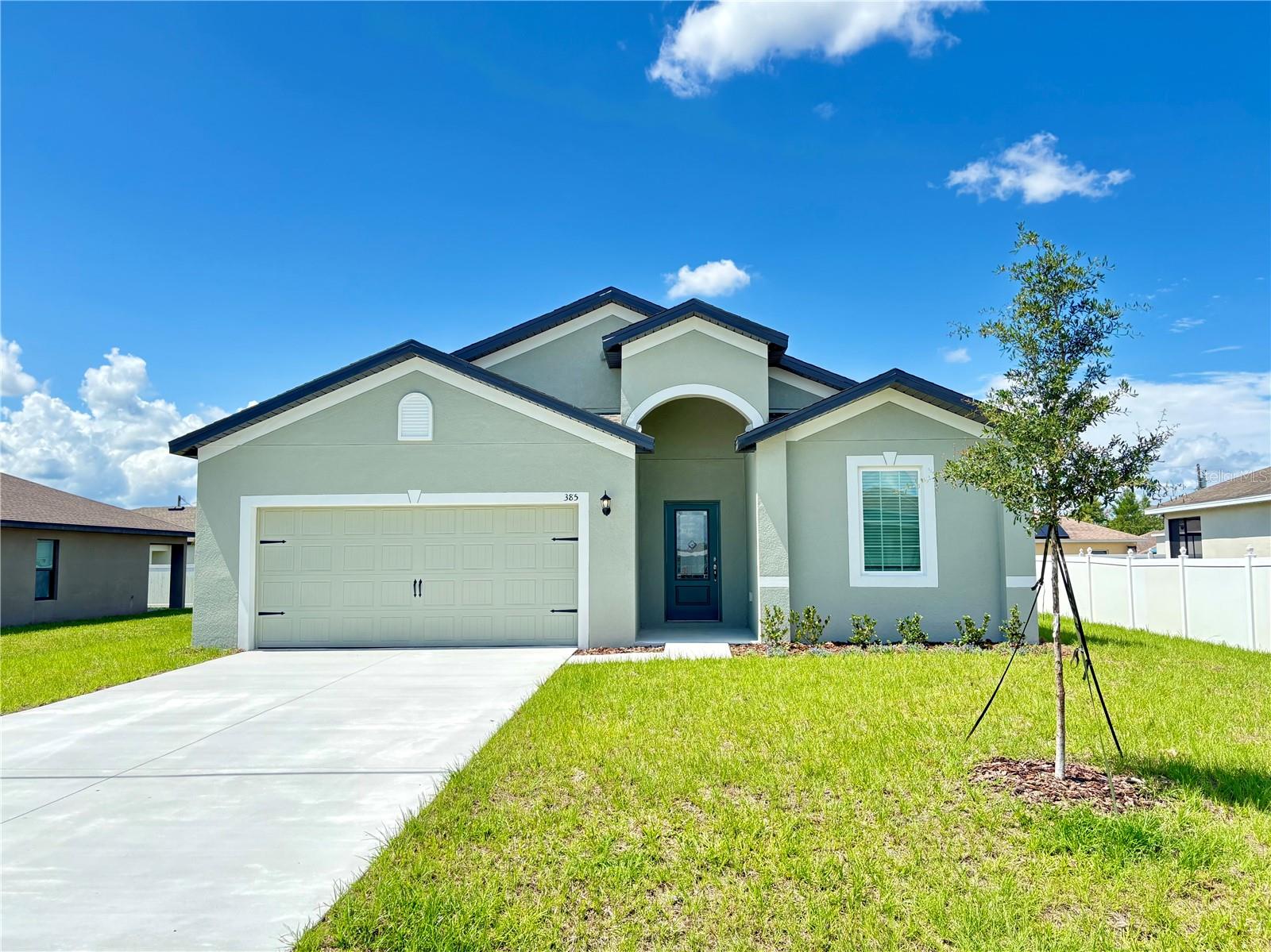 Single Family Residence in POINCIANA, FL - Daniel Dourado