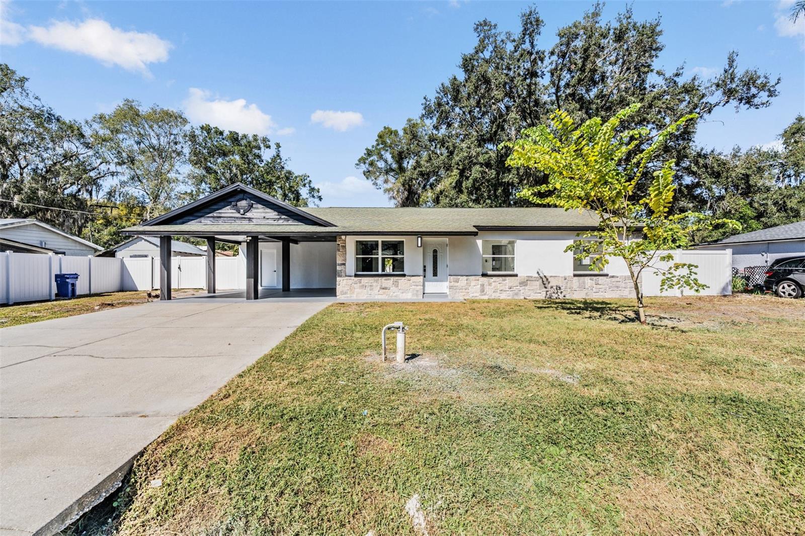 Single Family Residence em LUTZ, FL - Daniel Dourado