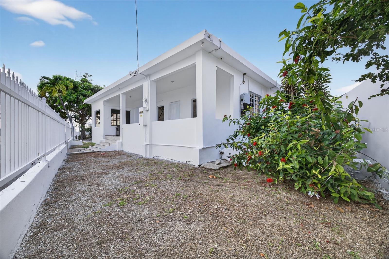 Townhouse in GUANICA, PR - Daniel Dourado