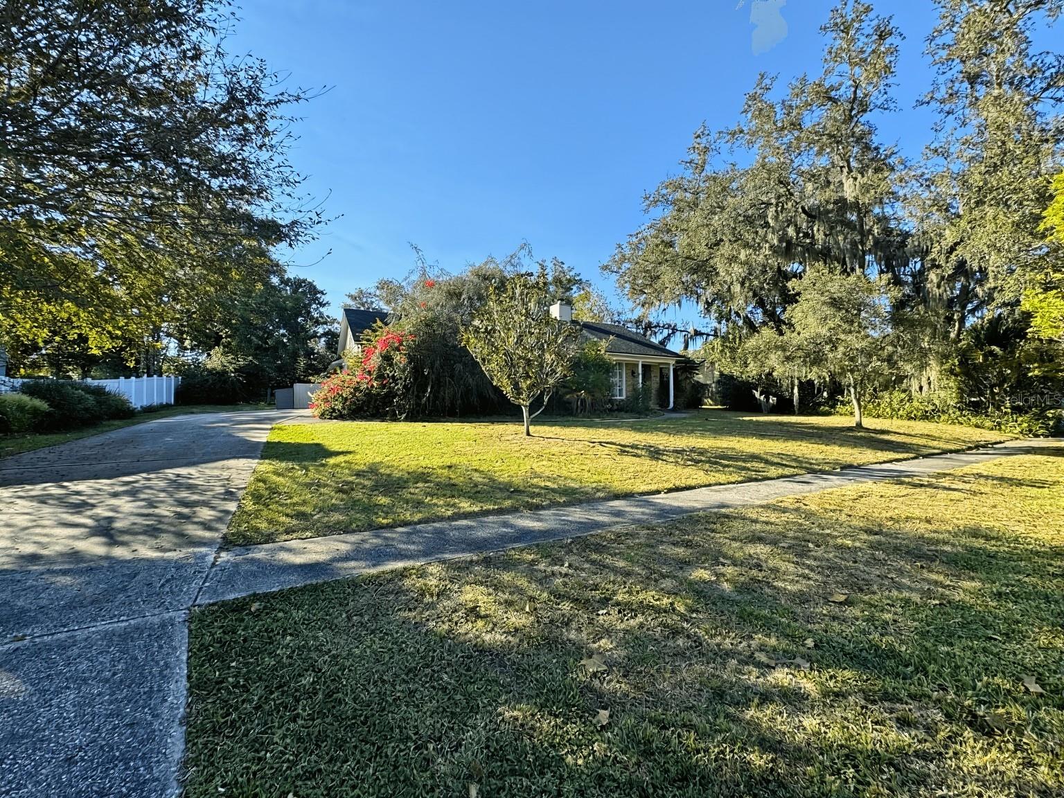 Single Family Residence em WINTER SPRINGS, FL - Daniel Dourado