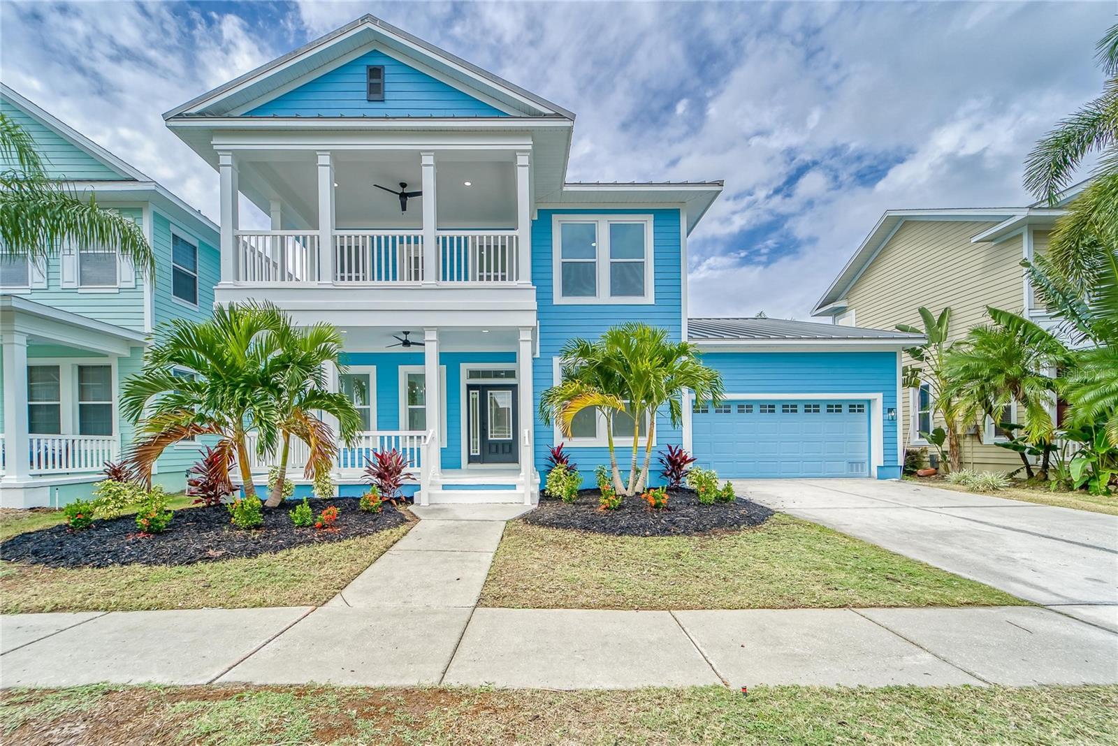 Single Family Residence in APOLLO BEACH, FL - Daniel Dourado