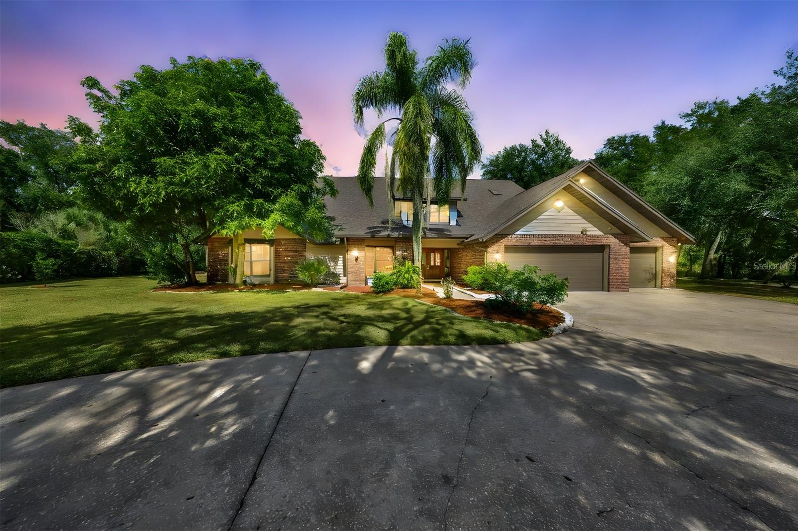 Single Family Residence in PLANT CITY, FL - Daniel Dourado