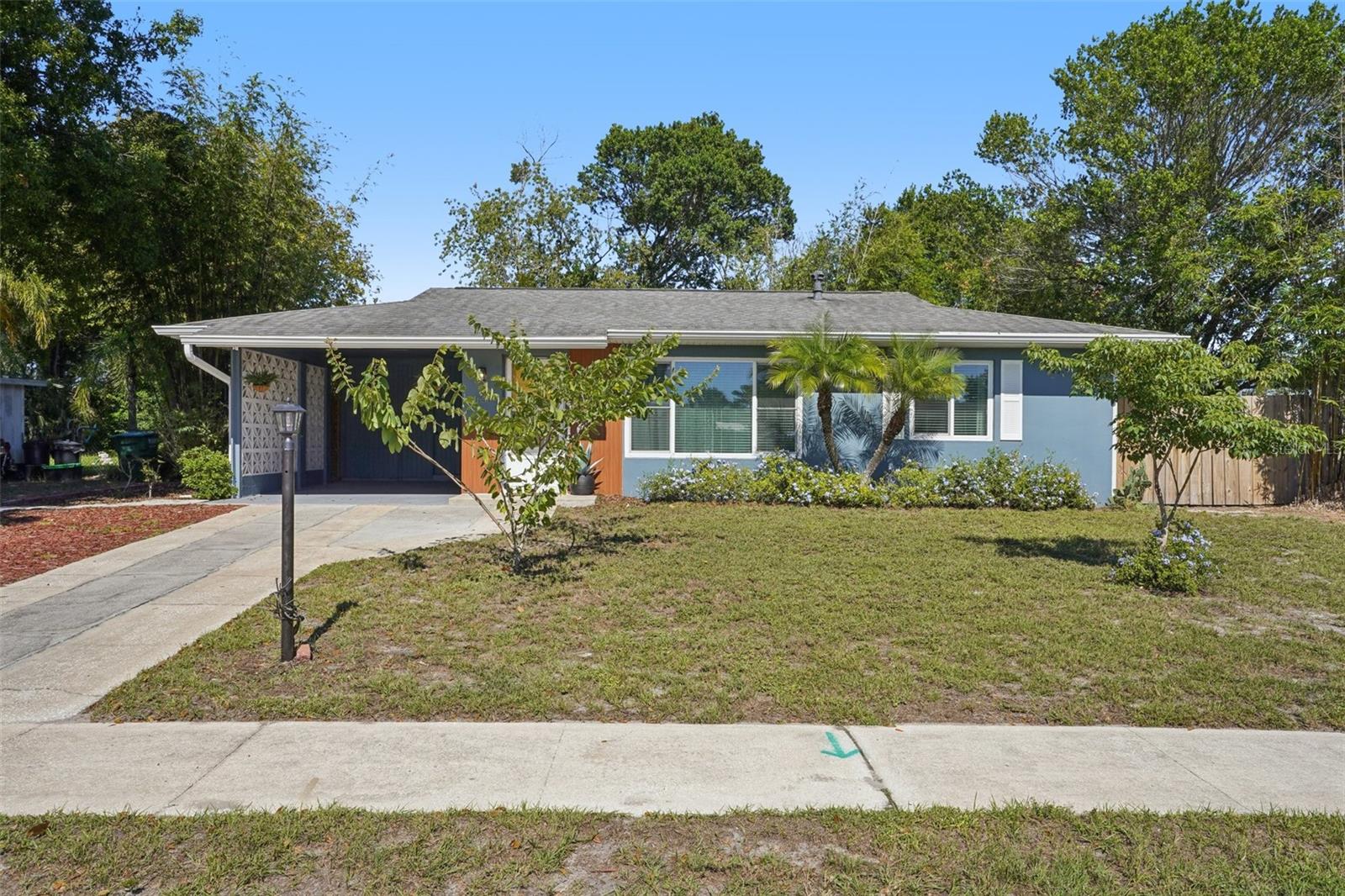 Single Family Residence em DELTONA, FL - Daniel Dourado