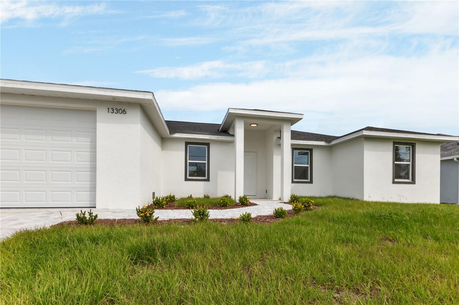 Single Family Residence em PORT CHARLOTTE, FL - Daniel Dourado