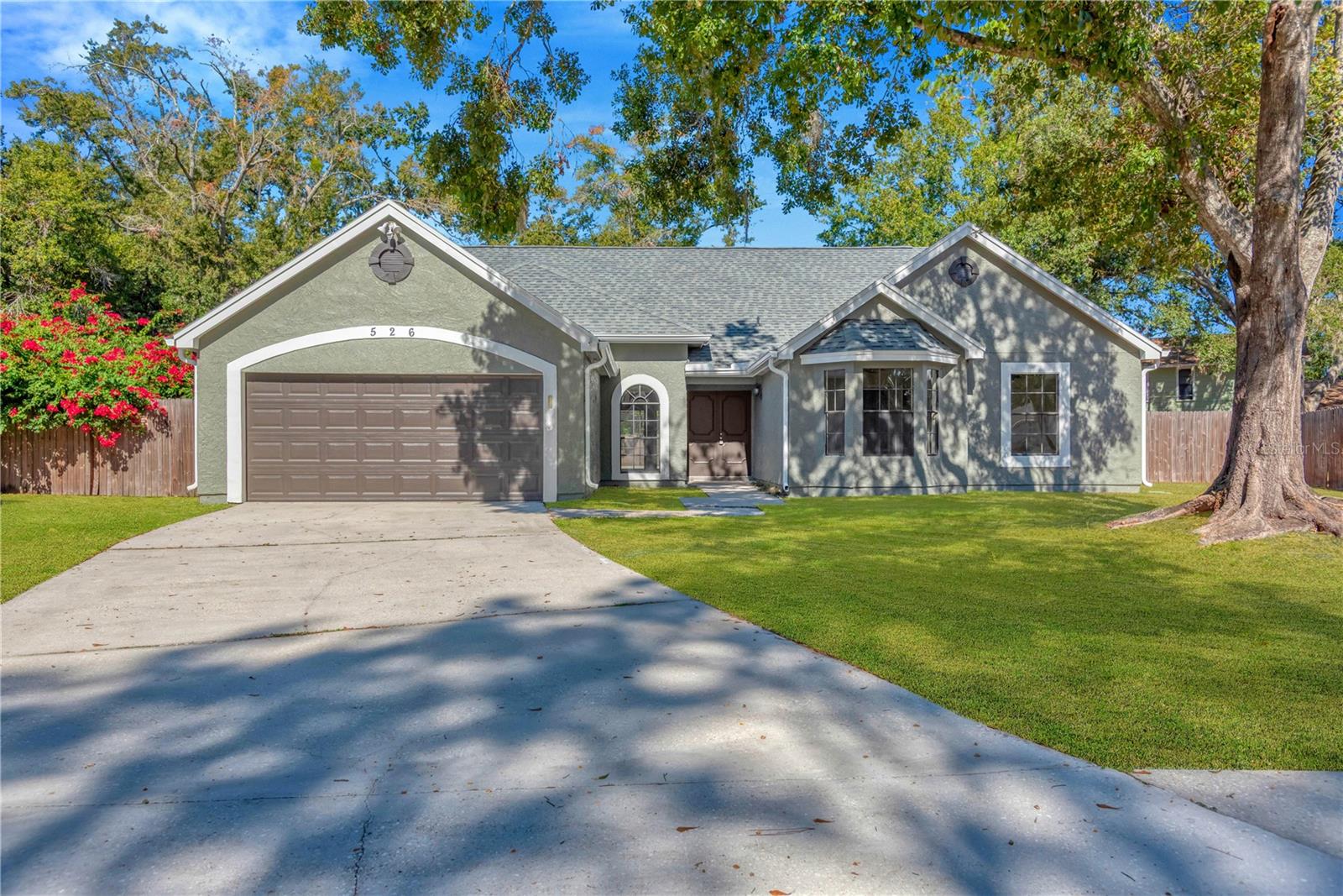 Single Family Residence em BRANDON, FL - Daniel Dourado