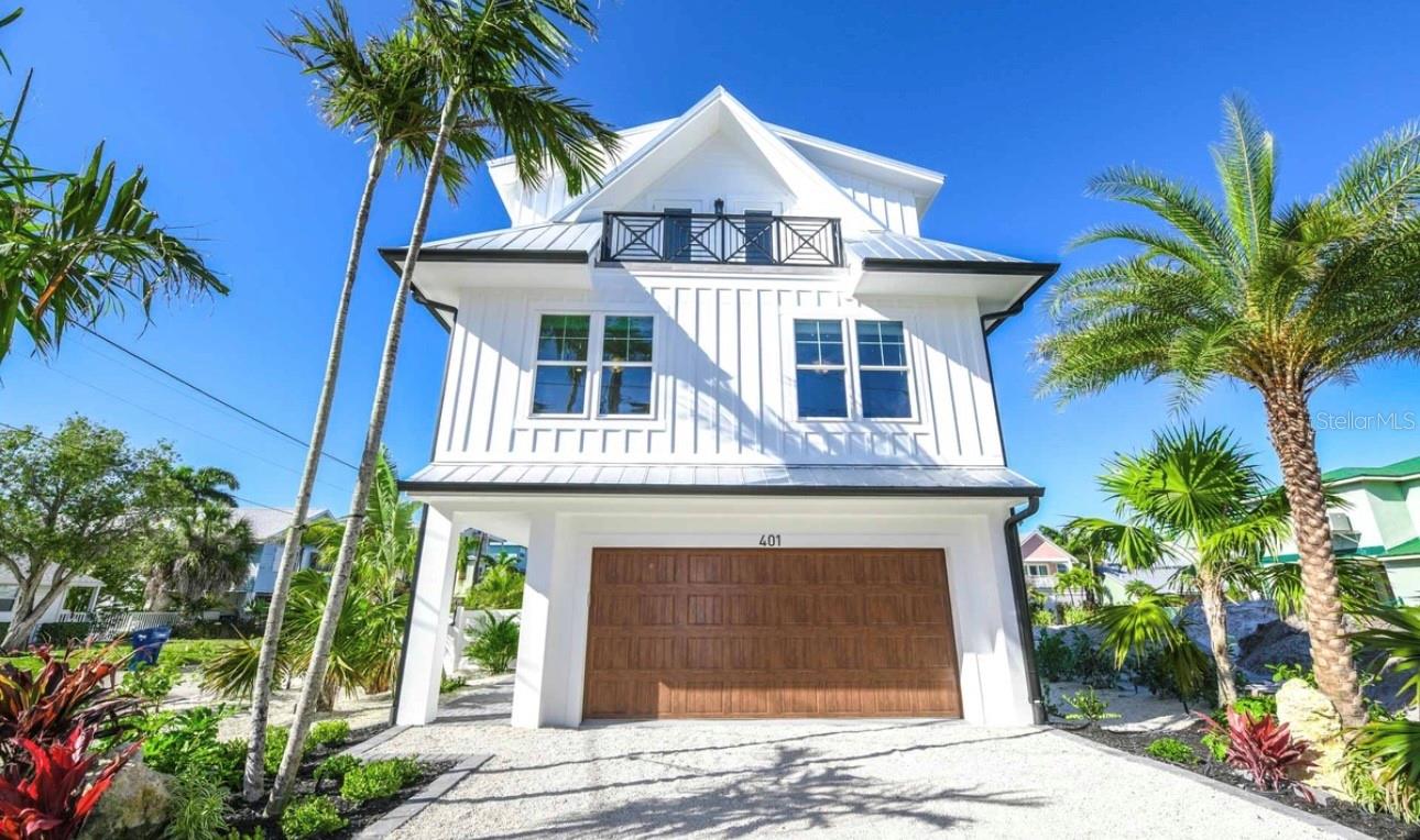 Single Family Residence in BRADENTON BEACH, FL - Daniel Dourado