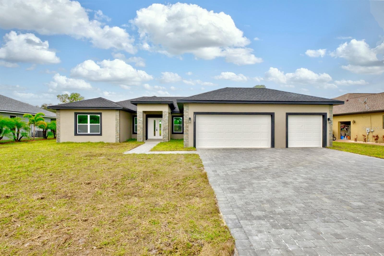 Single Family Residence in SEBRING, FL - Daniel Dourado