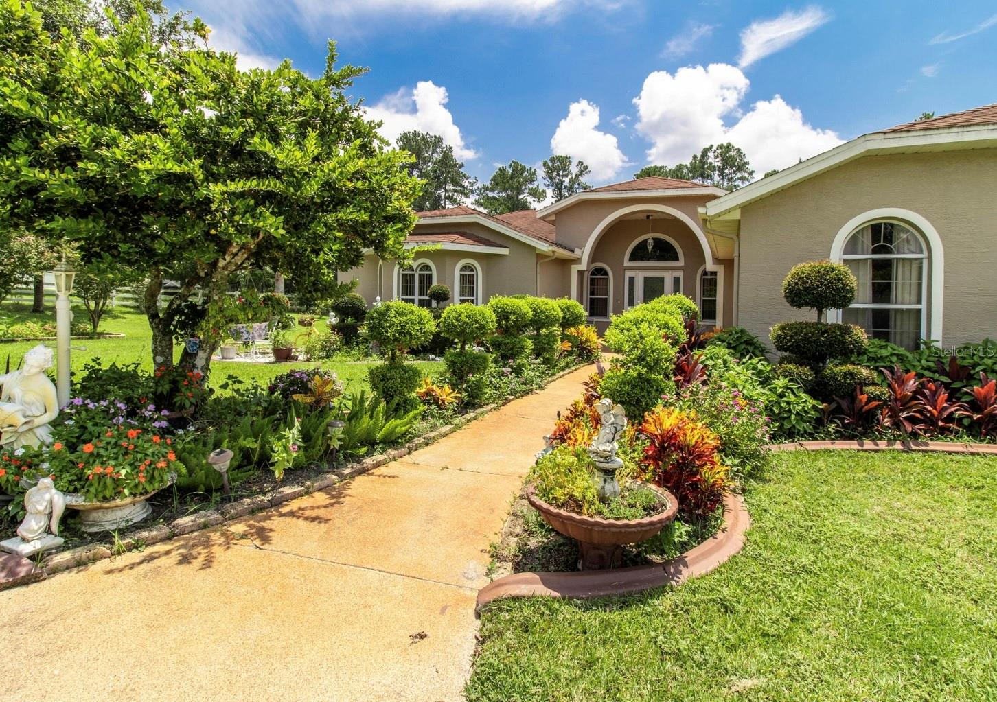 Single Family Residence in BROOKSVILLE, FL - Daniel Dourado