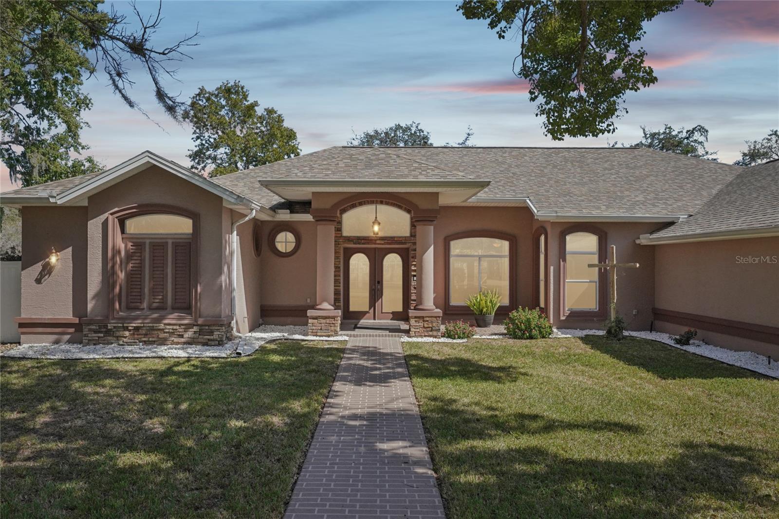 Single Family Residence in SPRING HILL, FL - Daniel Dourado