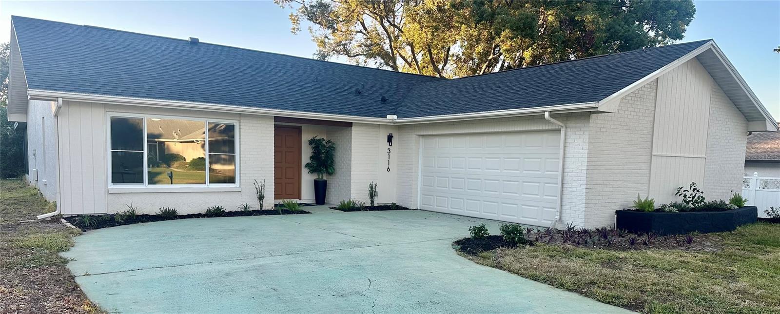 Single Family Residence in PALM HARBOR, FL - Daniel Dourado