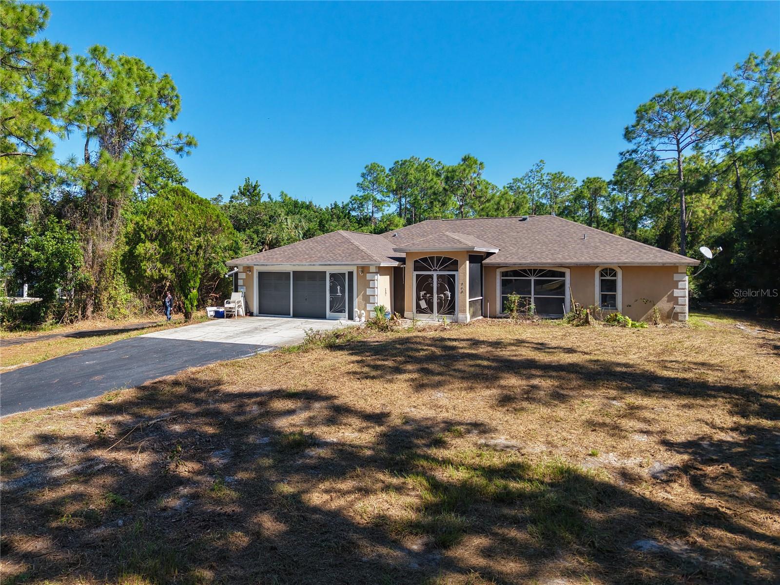 Single Family Residence in NAPLES, FL - Daniel Dourado