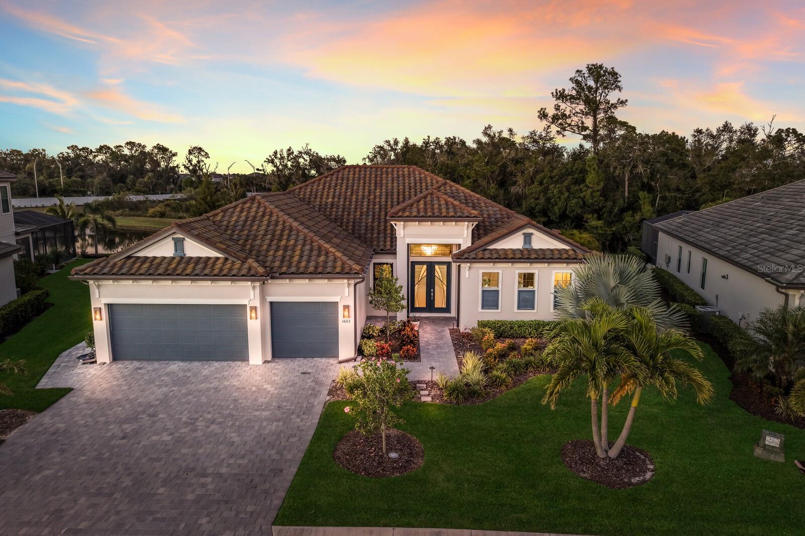 Single Family Residence in LAKEWOOD RANCH, FL - Daniel Dourado