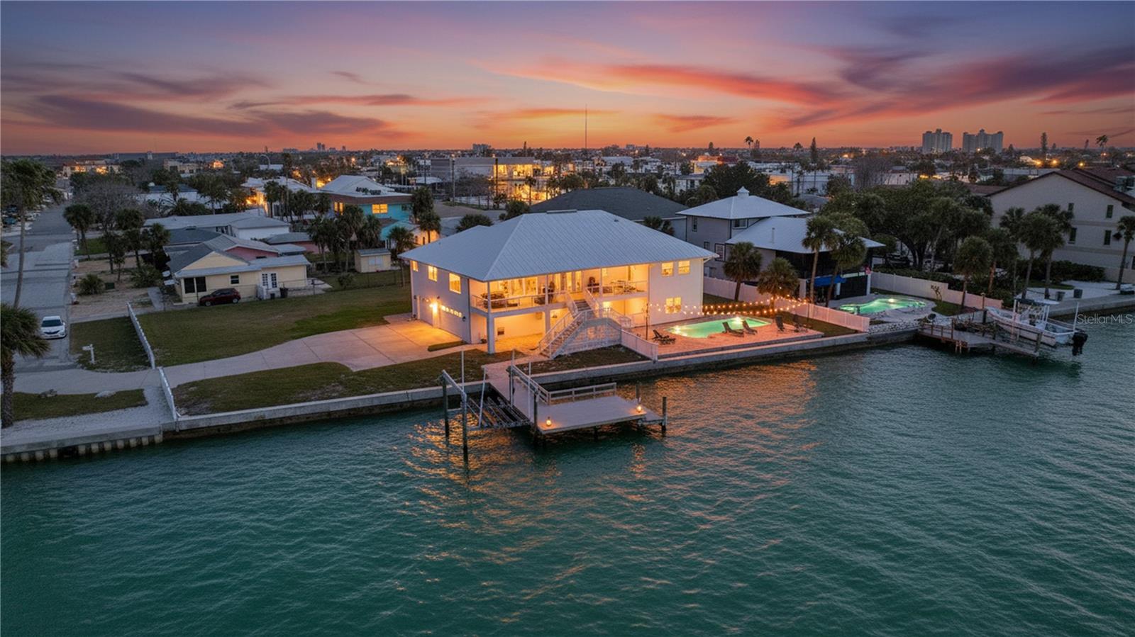 Single Family Residence em ST PETE BEACH, FL - Daniel Dourado