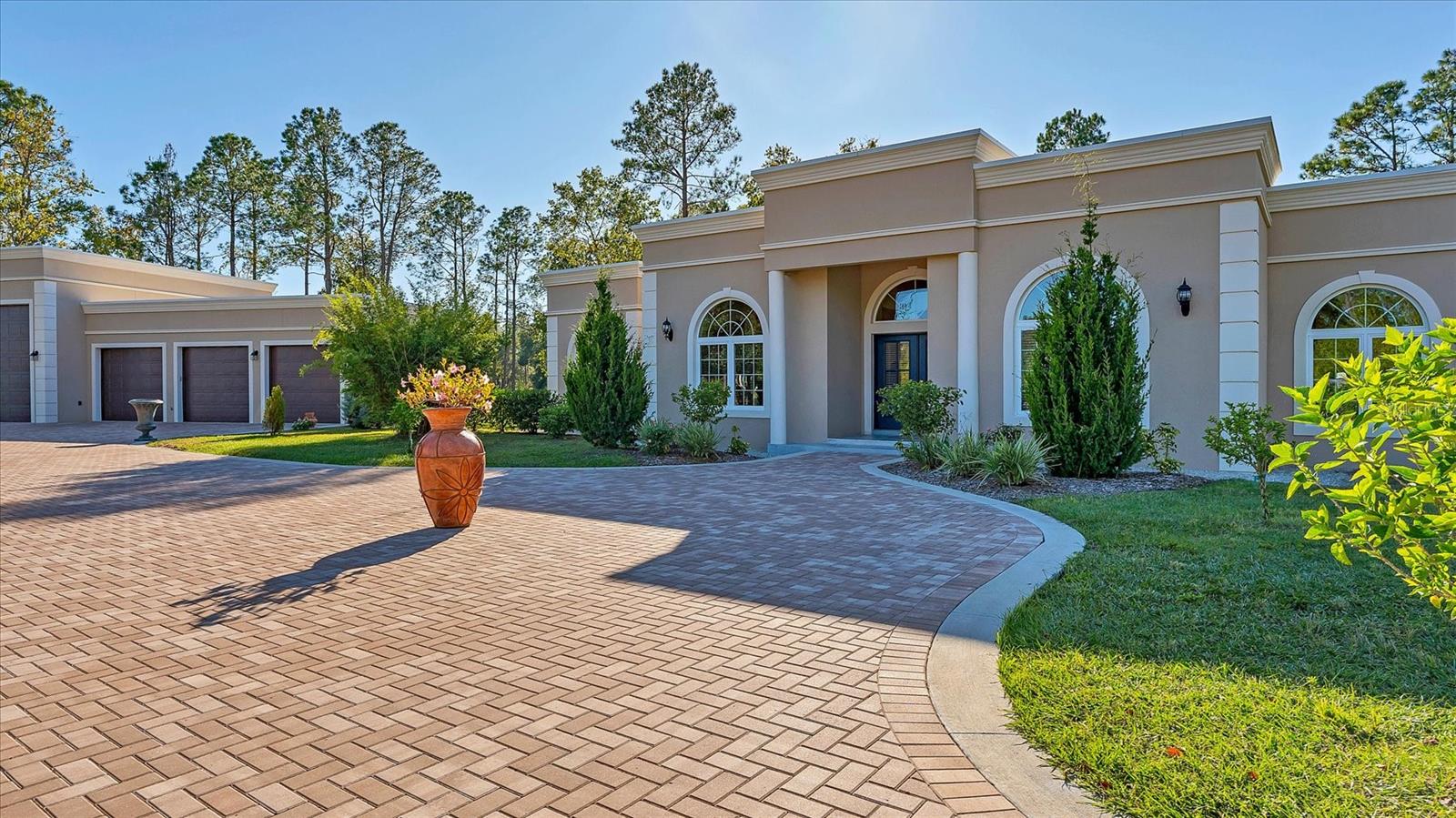 Single Family Residence em LADY LAKE, FL - Daniel Dourado