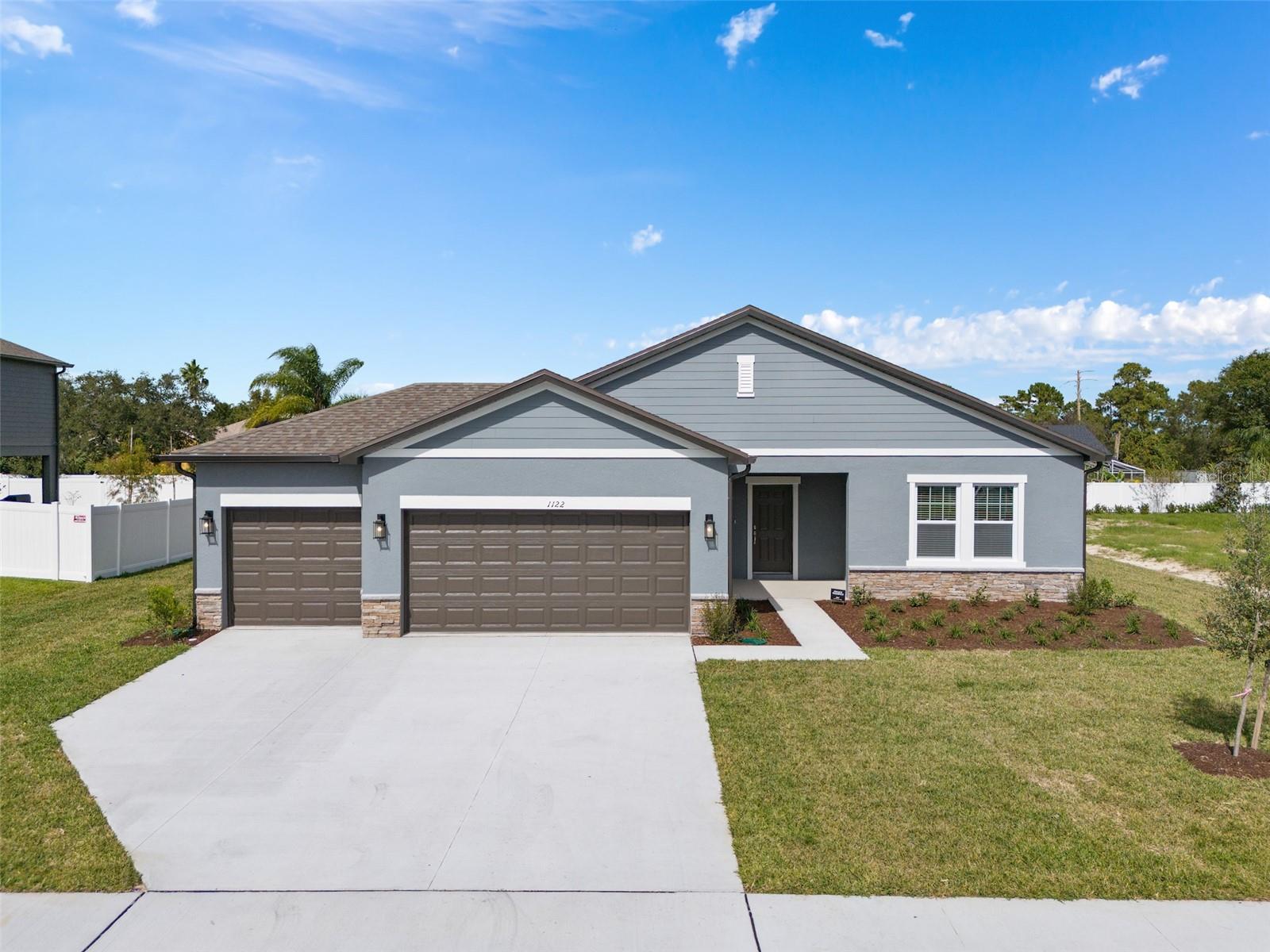 Single Family Residence em DELTONA, FL - Daniel Dourado