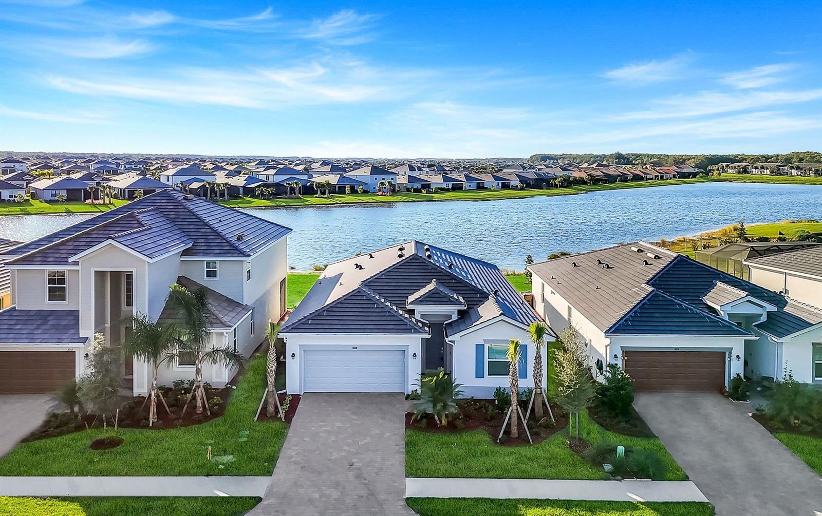 Single Family Residence in ALVA, FL - Daniel Dourado