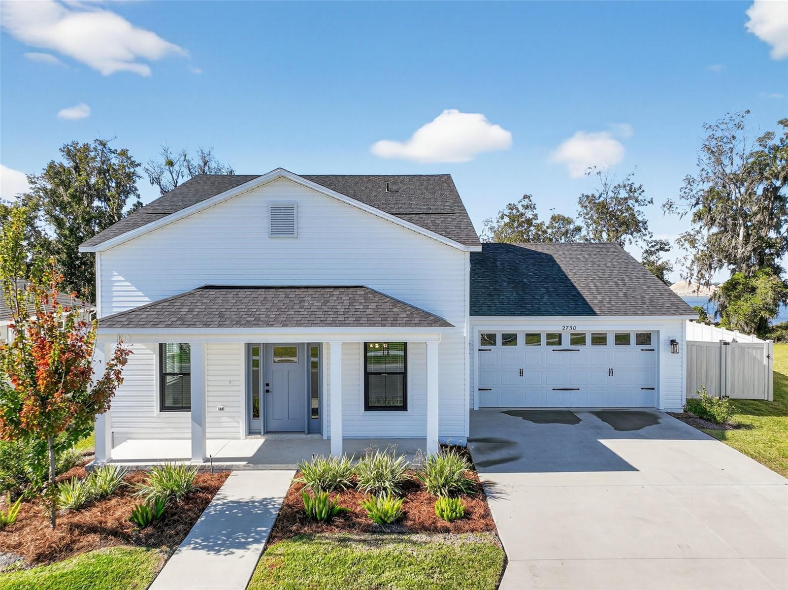 Single Family Residence in MIDDLETON, FL - Daniel Dourado