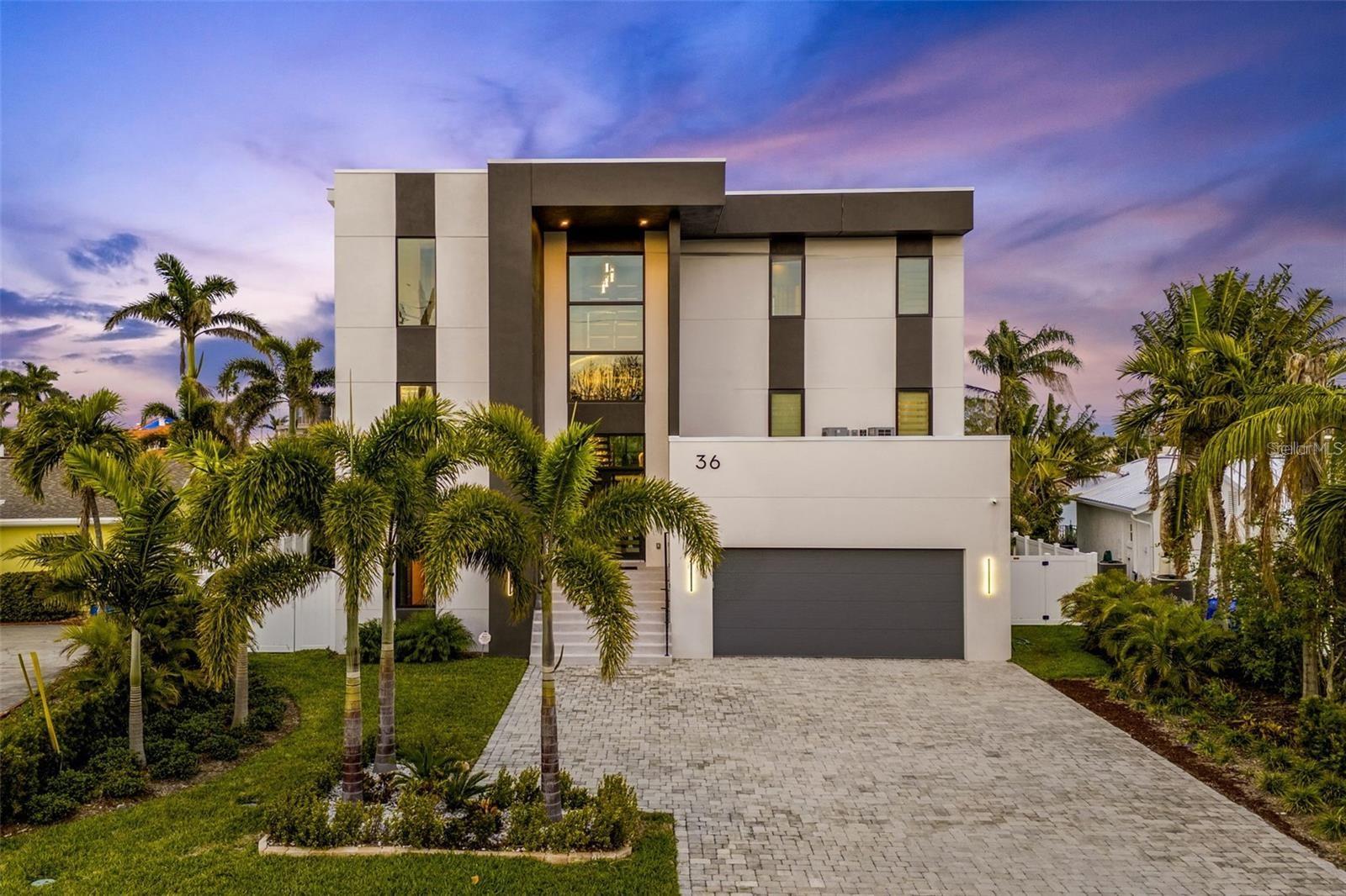 Single Family Residence em TREASURE ISLAND, FL - Daniel Dourado