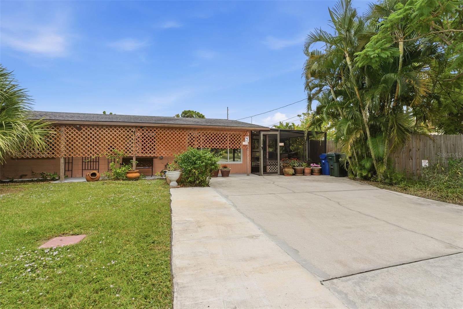 Single Family Residence em ENGLEWOOD, FL - Daniel Dourado