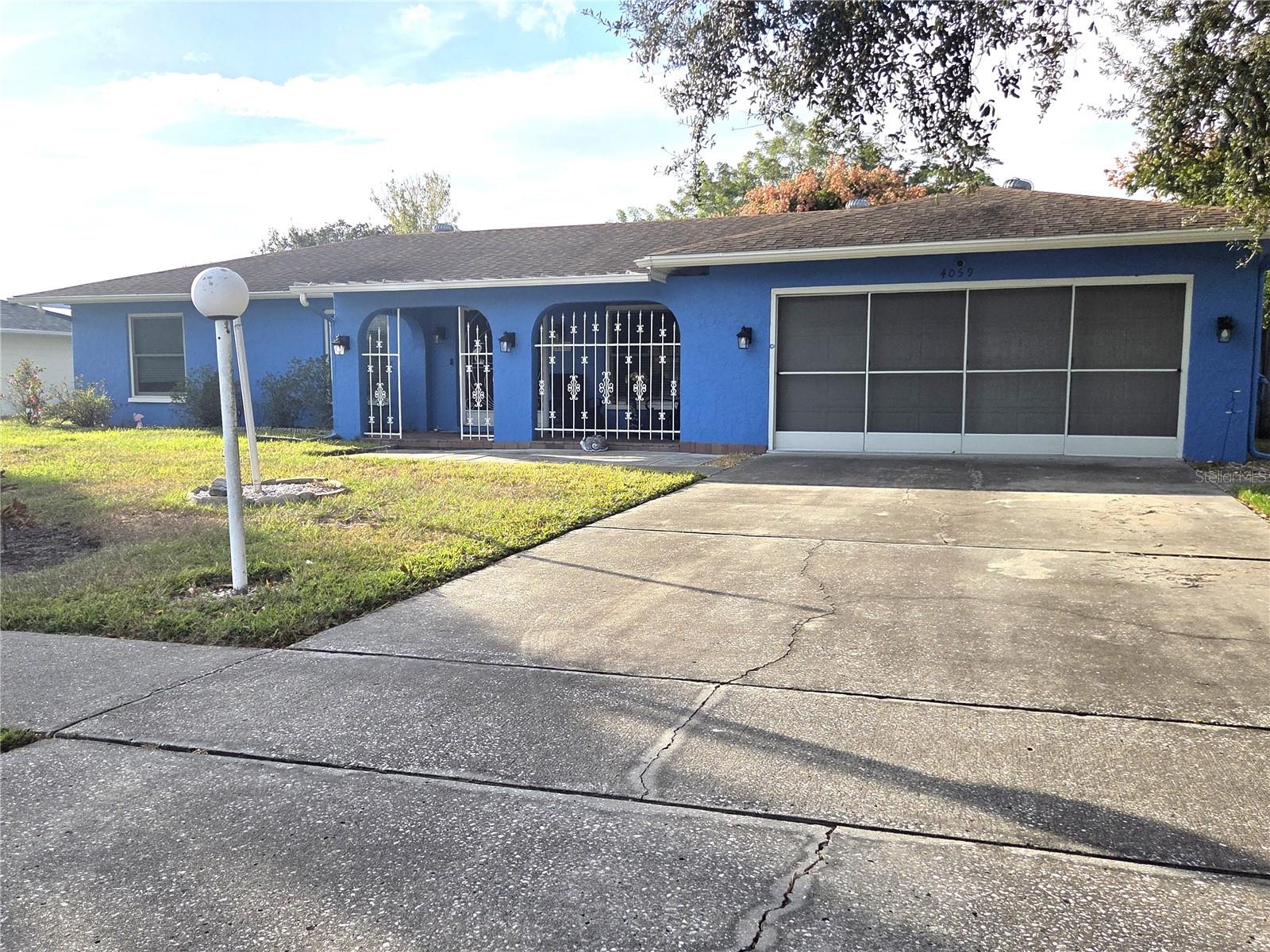 Single Family Residence in SPRING HILL, FL - Daniel Dourado