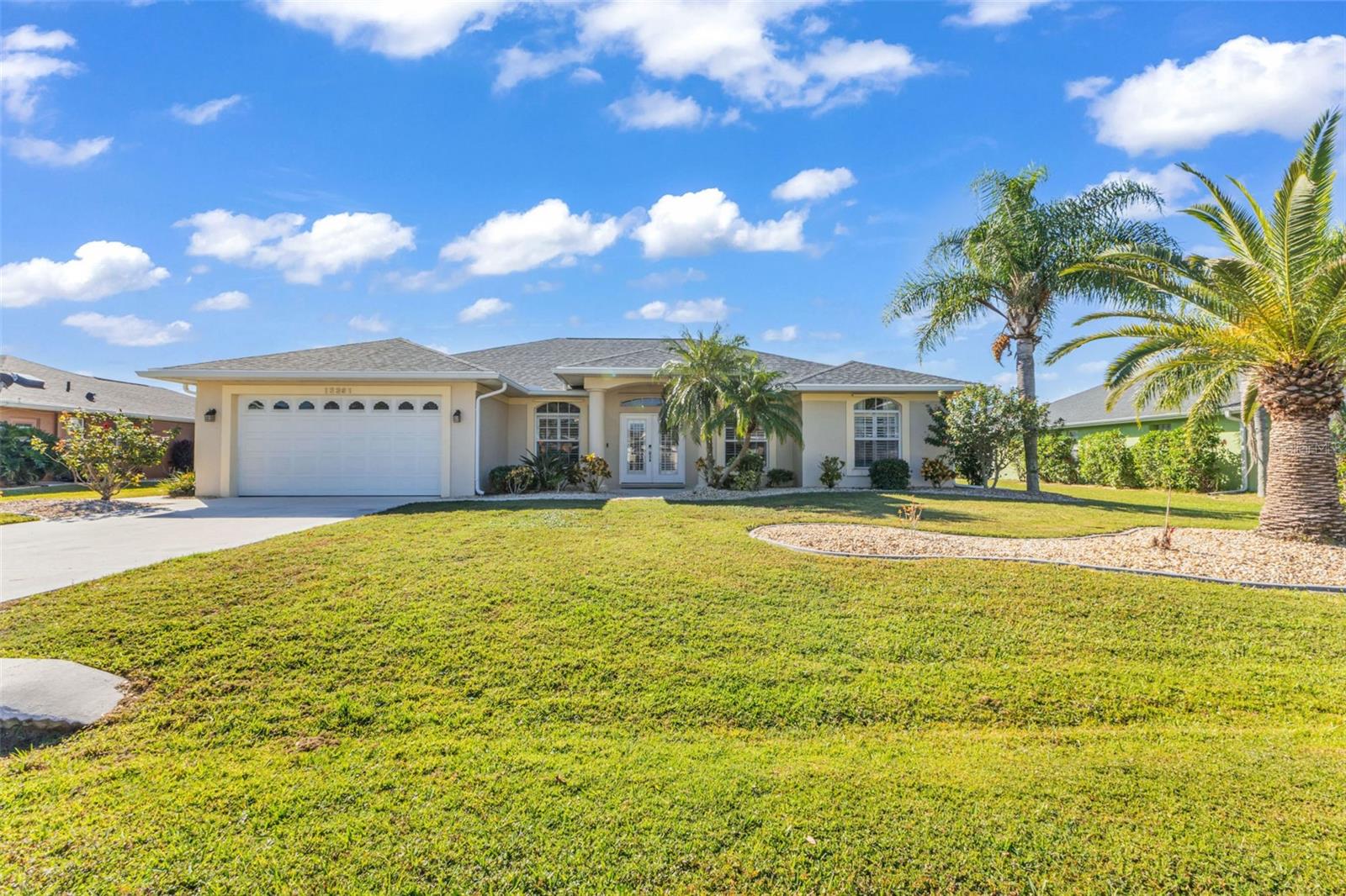Single Family Residence in LAKE SUZY, FL - Daniel Dourado