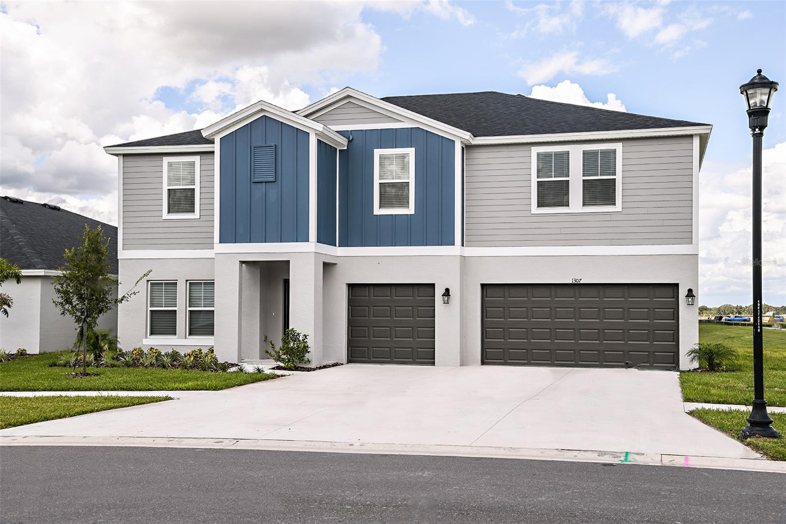 Single Family Residence em WESLEY CHAPEL, FL - Daniel Dourado