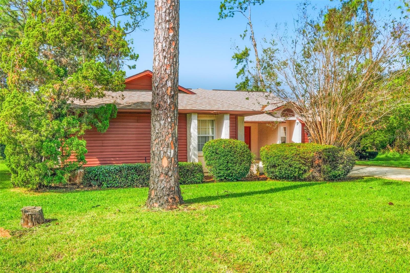 Single Family Residence in PALM COAST, FL - Daniel Dourado