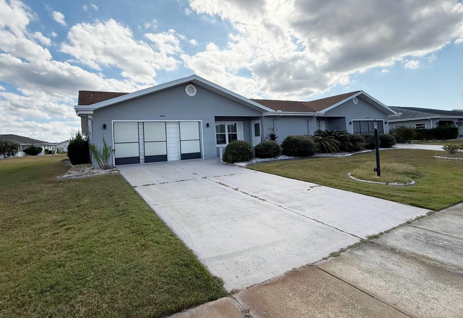 Single Family Residence em SUN CITY CENTER, FL - Daniel Dourado