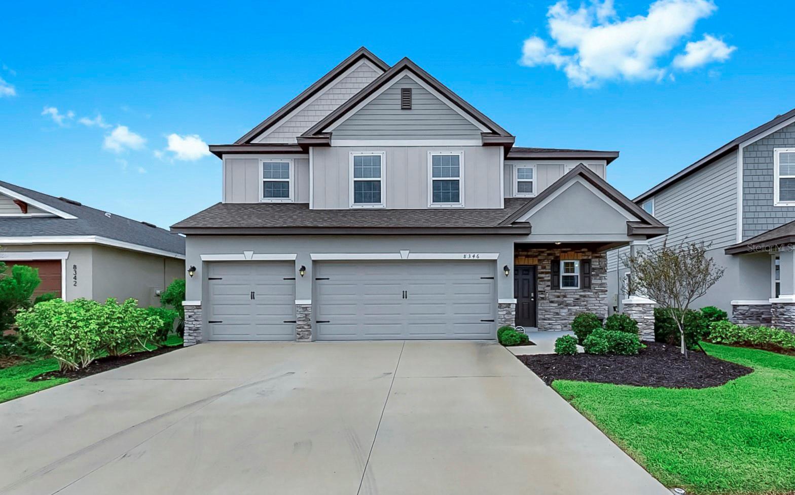 Single Family Residence in PARRISH, FL - Daniel Dourado