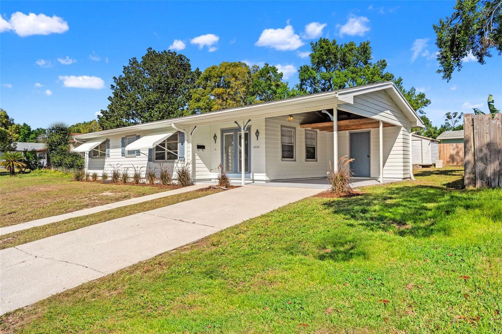 Single Family Residence in SPRING HILL, FL - Daniel Dourado