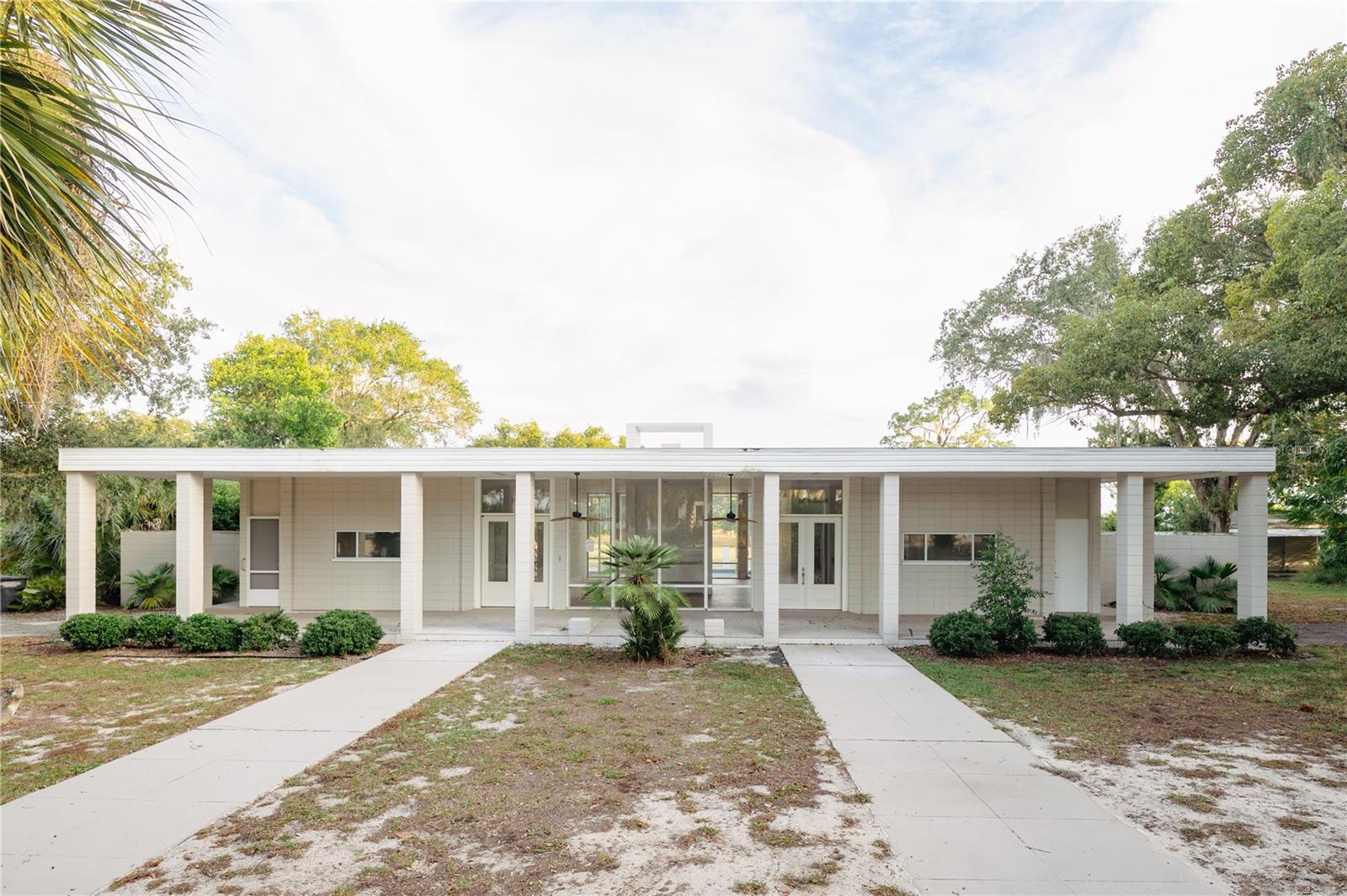 Single Family Residence in LAKE WALES, FL - Daniel Dourado